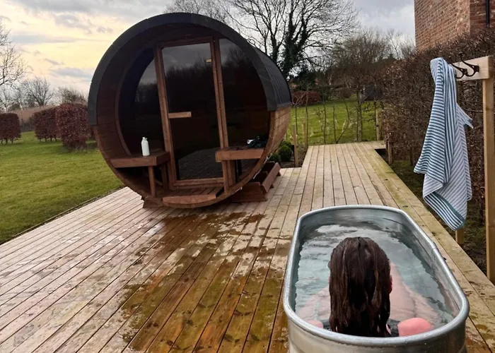 Luxury Barn With Sauna Near Welcoming Families, Friends, Groups בית נופש